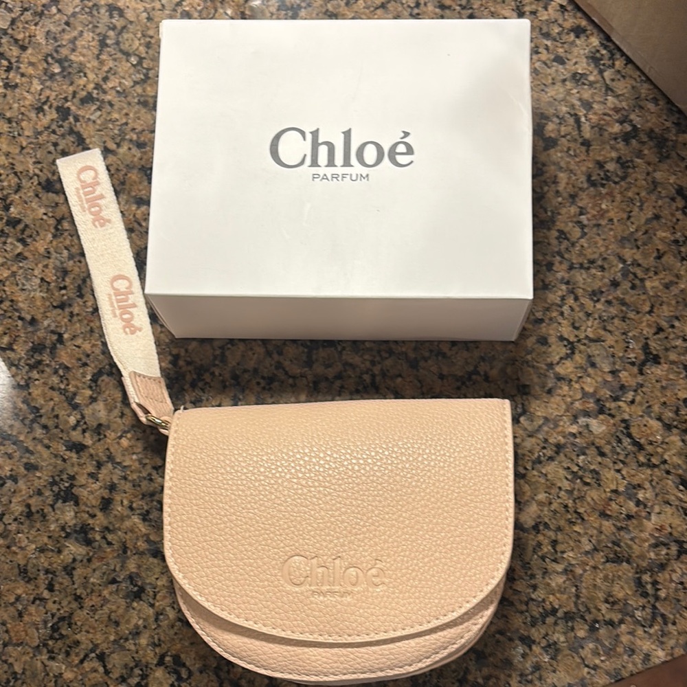 Chloé Parfum Wristlet Clutvh